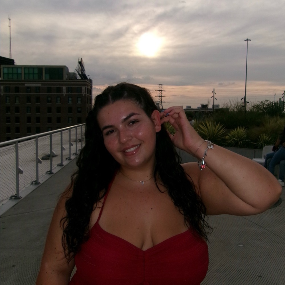 Meet your Posher, Lizett